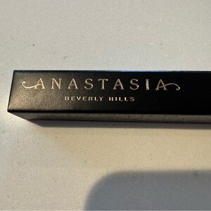 NEW and never opened Anastasia Beverly Hills Brow Wiz Pencil in soft brown